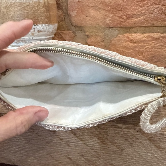 Vintage seed beaded Cream Wristlet clutch - Picture 7 of 9